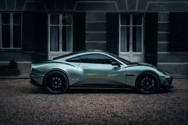 「軽量コンパクトはそのままに異色なクーペモデルが登場！　ケータハムが次世代EV「プロジェクトV」を発表」の画像