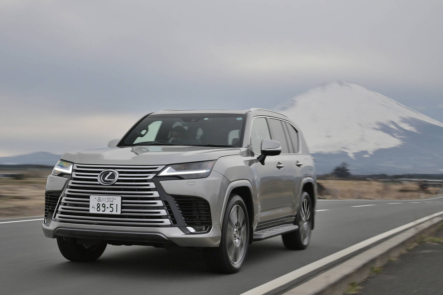 【試乗】単なる高級SUVにあらず！　レクサスLXは市街地からガチオフロードまで圧倒的な使い勝手だった