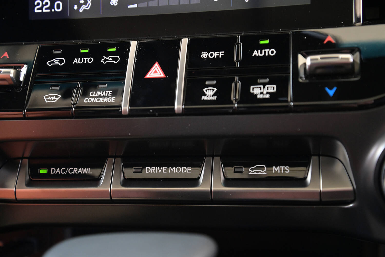 【試乗】単なる高級SUVにあらず！　レクサスLXは市街地からガチオフロードまで圧倒的な使い勝手だった