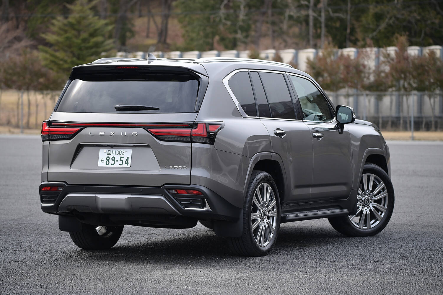 【試乗】単なる高級SUVにあらず！　レクサスLXは市街地からガチオフロードまで圧倒的な使い勝手だった