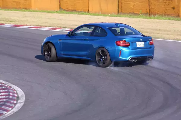 「クルマ好きに根強い「FFアレルギー」！　やっぱり「スポーツ走行はリヤ駆動」は正しいのか考えてみた」の画像