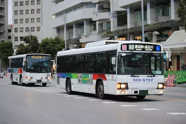 「低賃金だけが理由じゃない！　もはや社会問題となっている「路線バス」の運転手不足はなぜ起こる？」の画像