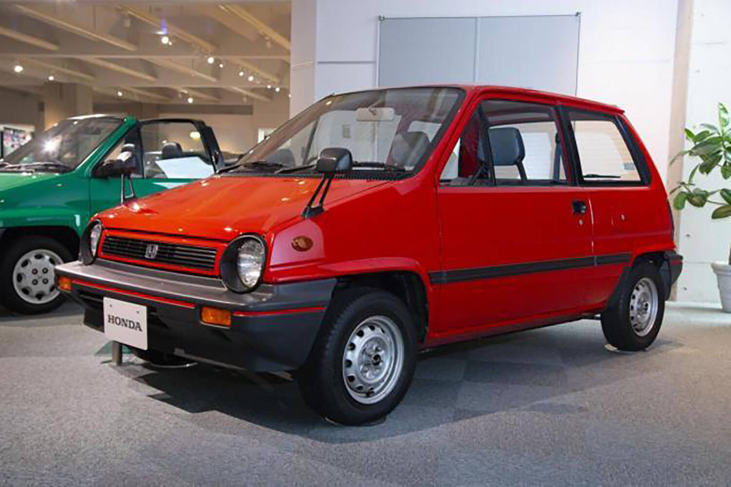 ポルシェ・カローラ・ジープ・マセラティがそのまま登場！　車名が「歌詞」に登場するクルマ好きが歓喜する曲たち