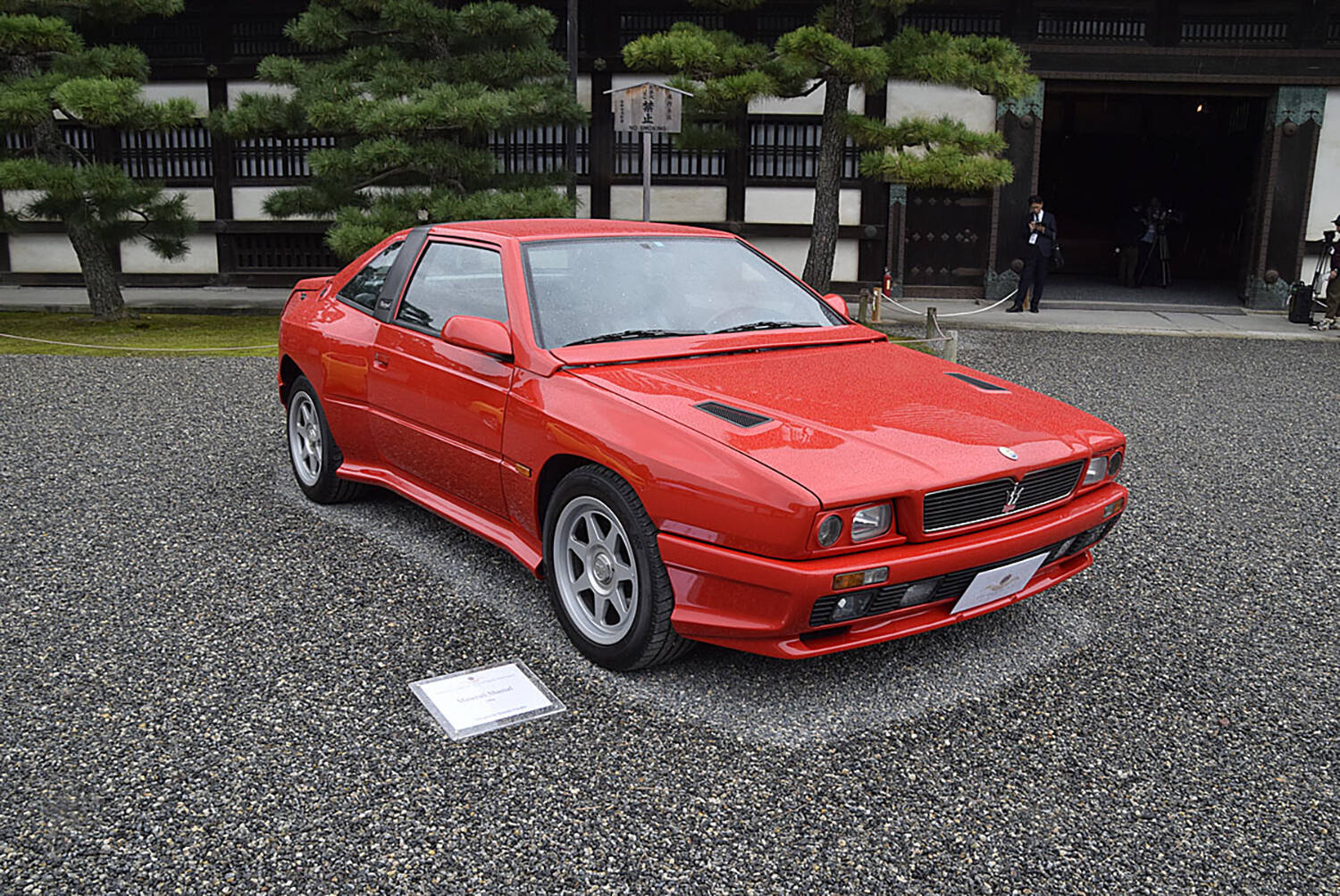 ポルシェ・カローラ・ジープ・マセラティがそのまま登場！　車名が「歌詞」に登場するクルマ好きが歓喜する曲たち