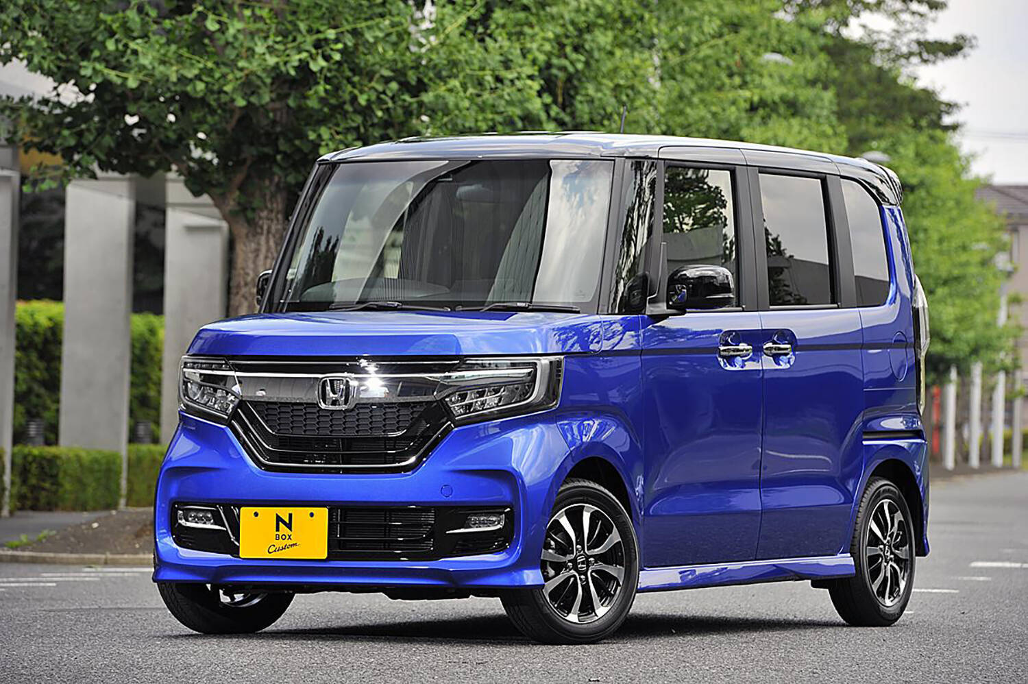 「軽自動車も高くなった」の声は本当だった！　普通車が余裕で買える超高額軽３台の価格に驚き