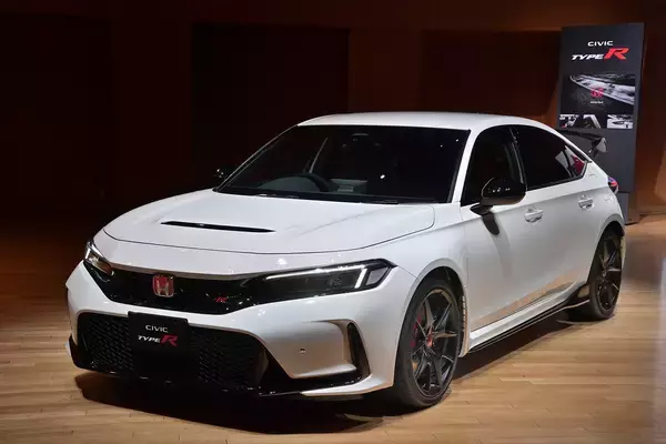 「カーボンニュートラル？　わかっちゃいるけどヤメられない！　まだまだ日本はガソリンエンジン車が元気だぞ」の画像