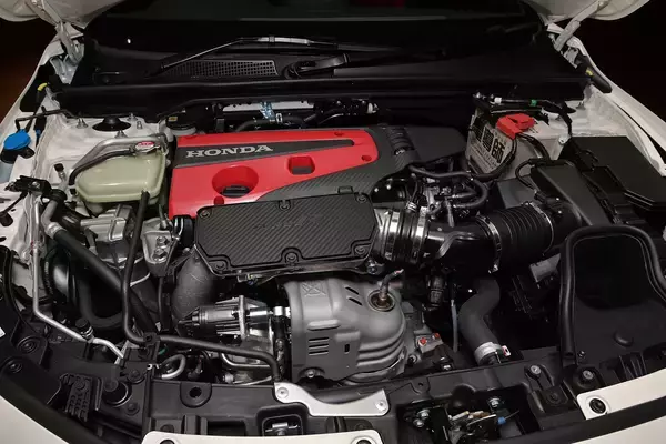 「カーボンニュートラル？　わかっちゃいるけどヤメられない！　まだまだ日本はガソリンエンジン車が元気だぞ」の画像