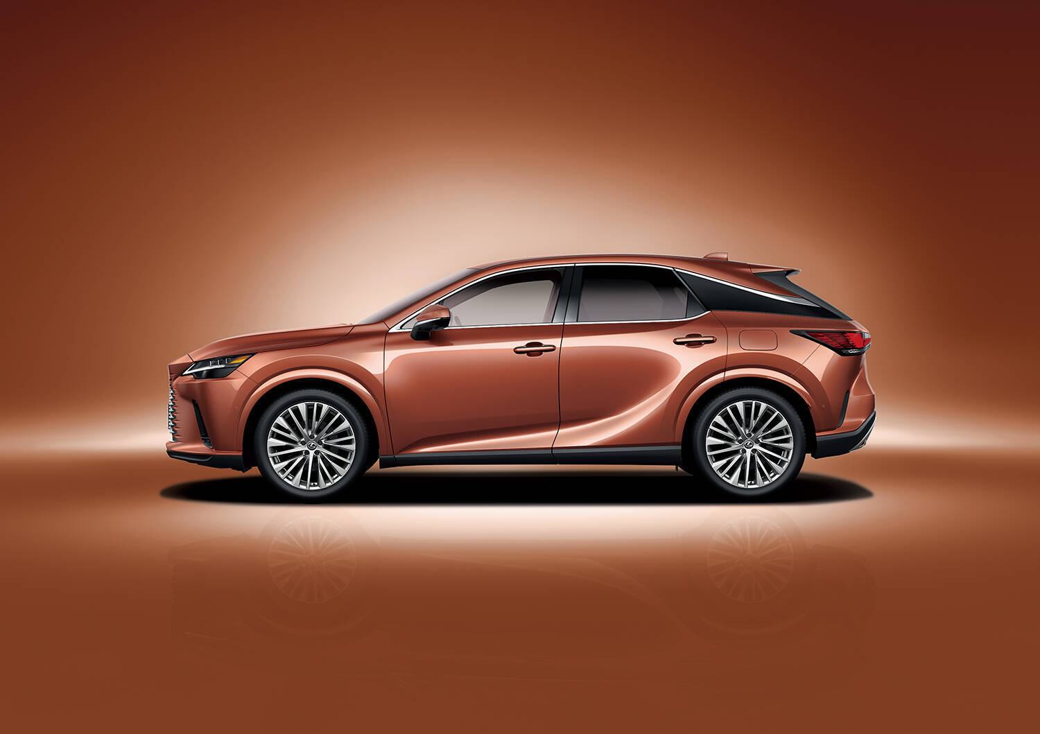 新時代のレクサスへ向けた大きな一歩はこの１台から！　プレミアムSUVの金字塔「レクサスRX」を販売