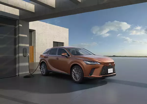 「新時代のレクサスへ向けた大きな一歩はこの１台から！　プレミアムSUVの金字塔「レクサスRX」を販売」の画像