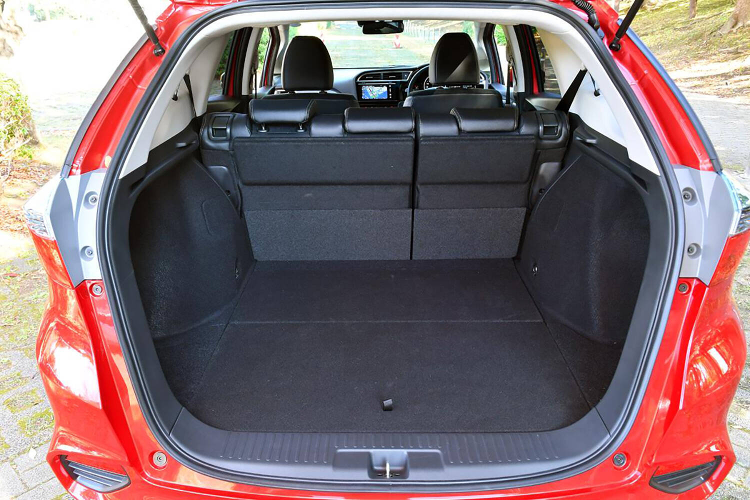 なぜか購入の決め手に欠ける残念さ！　いいクルマでも「売れない」わずかに惜しい国産車４選