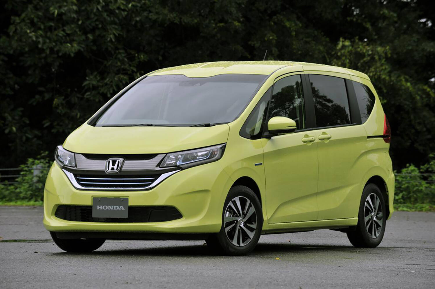 なぜか購入の決め手に欠ける残念さ！　いいクルマでも「売れない」わずかに惜しい国産車４選