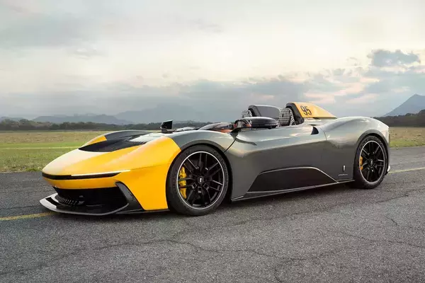 「庶民にゃとんと縁がない超高額ハイパーモデルラッシュ！　モントレーで発表された「これぞ眼福の極み」なクルマ６選」の画像