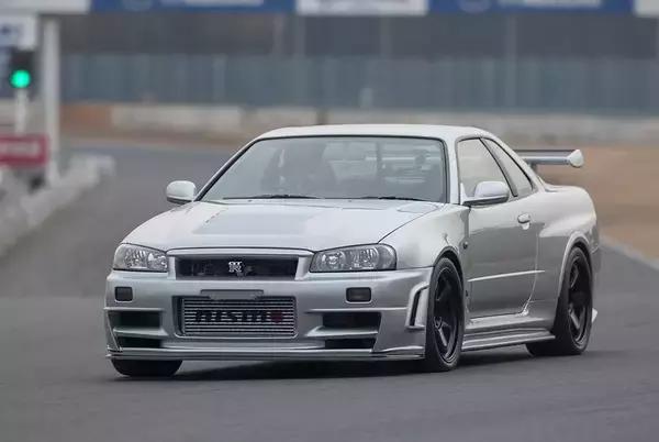 「１億も見えてきた!!　スカイラインGT-Rの中でもさらに特別な「限定モデル」５台の「目玉が飛び出る」おったまげ中古価格」の画像