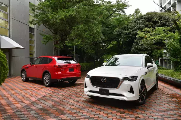 「後ろ足で蹴り出すような「FR」らしさを表現！　これまでのSUVとは似て非なる「マツダCX-60」のデザインの秘密」の画像