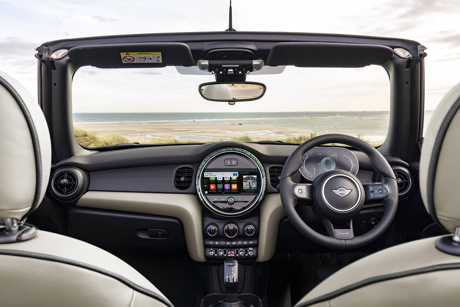 オシャレなクルマが欲しい人はこれで決まり！　限定車「MINI コンバーチブル シーサイドエディション」が登場