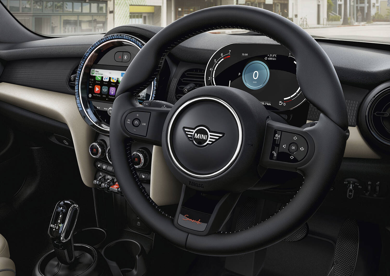 オシャレなクルマが欲しい人はこれで決まり！　限定車「MINI コンバーチブル シーサイドエディション」が登場