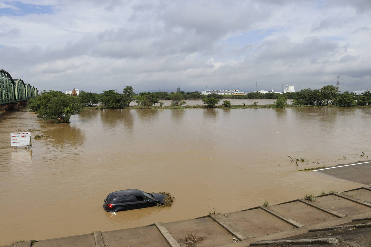 「ただの雨」「ただの風」感覚じゃ危険！　日本全国を襲う「異常気象」によるクルマへの被害と対策をじっくりと考えた