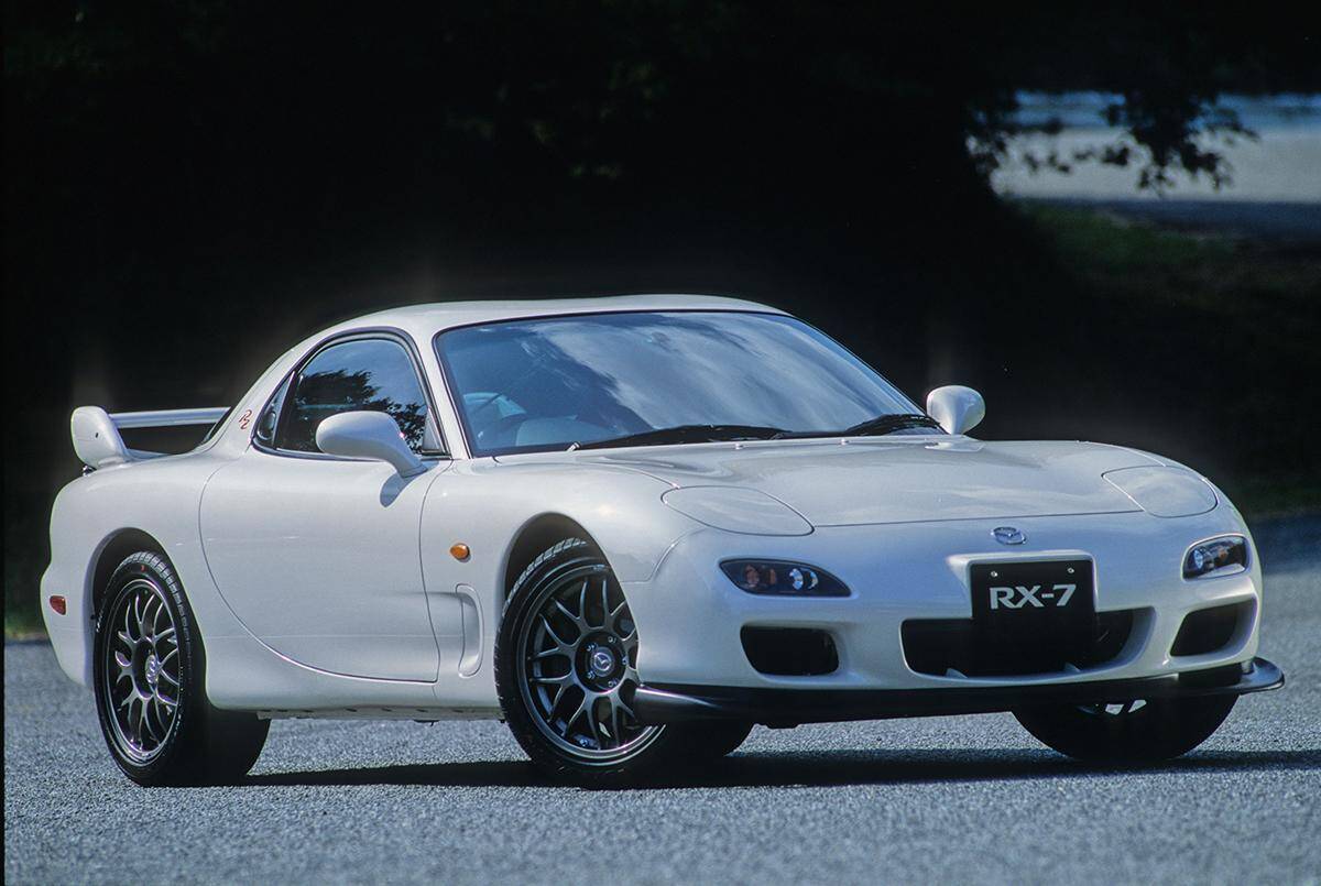 見知らぬ相手から「売って」！　同車種オーナーからマウント！　鈍感力がないと辛いスポーツカーオーナーの「気苦労」５つ