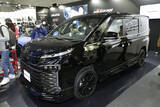 「GRパーツを装着した新型ヴォクシーがお出迎え！　話題のデモカー大集結の大阪トヨペットブース【大阪オートメッセ2022】」の画像1