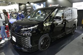 GRパーツを装着した新型ヴォクシーがお出迎え！　話題のデモカー大集結の大阪トヨペットブース【大阪オートメッセ2022】