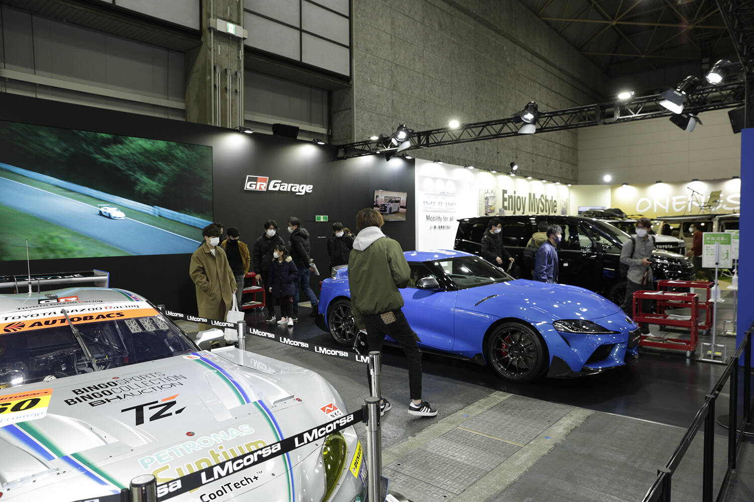 GRパーツを装着した新型ヴォクシーがお出迎え！　話題のデモカー大集結の大阪トヨペットブース【大阪オートメッセ2022】