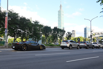 「読めなくても日本語表記のままがいいんだよ！」　台湾のカー用品店でわんさか並ぶ「日本メーカーの品」が中国語になっていないワケ