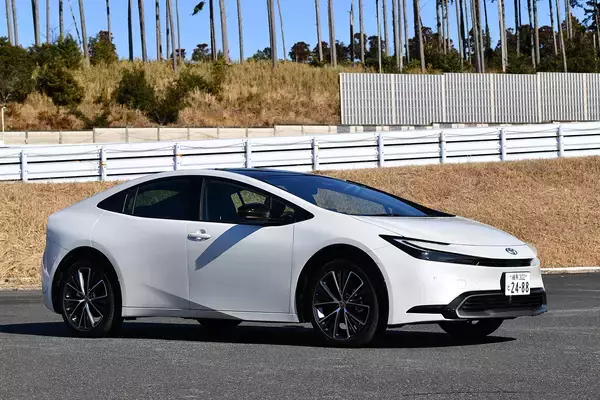 「【試乗】新型プリウスはカッコイイだけじゃなくて走りも相当いいぞ！　まだ発売前のPHEVはさらに衝撃だった」の画像