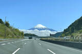 「最高速度120km/h導入で速度差は最大70km/hって危険じゃない!?　高速道路の最低速度50km/hを引き上げなくてもいいのか」の画像1