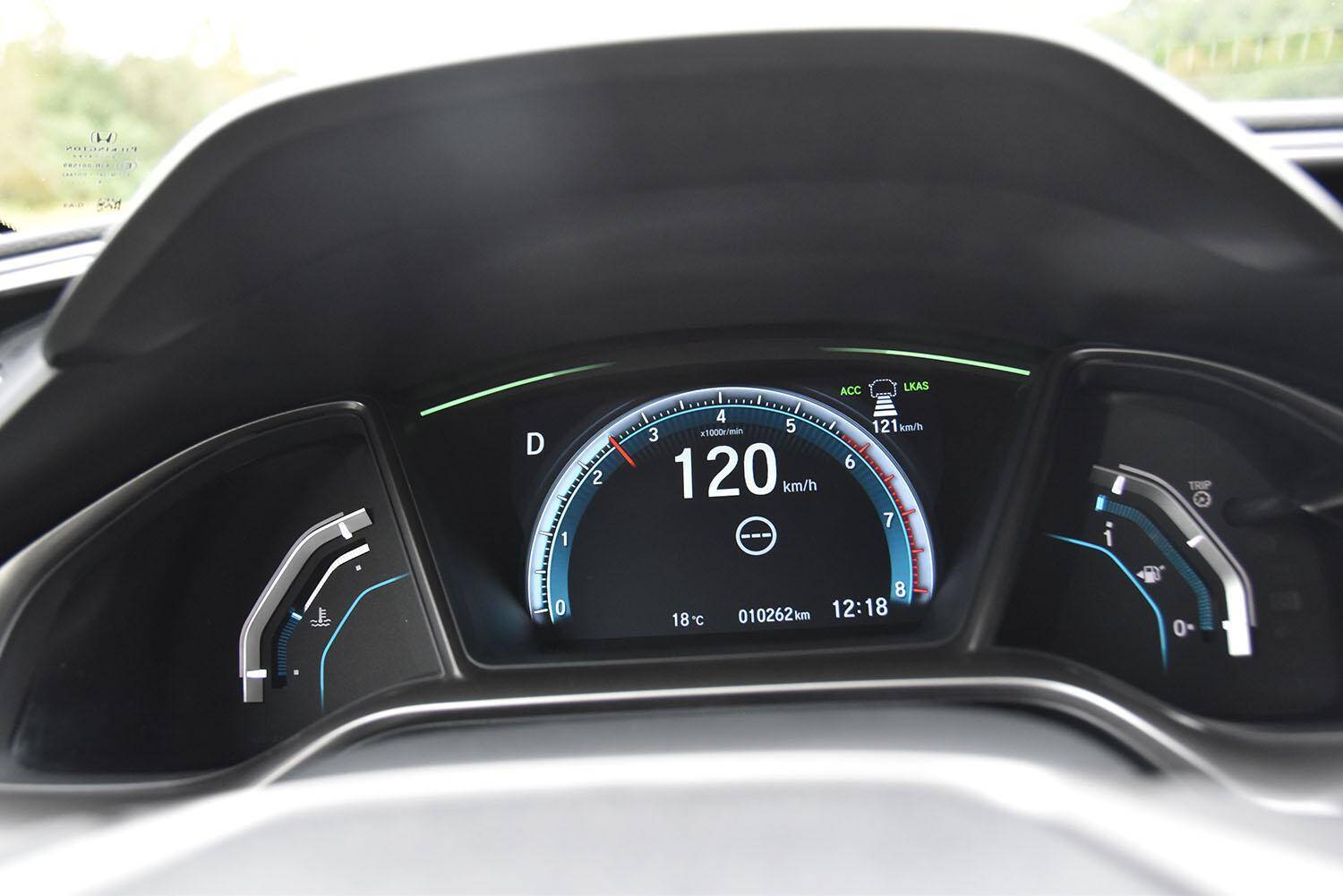 最高速度120km/h導入で速度差は最大70km/hって危険じゃない!?　高速道路の最低速度50km/hを引き上げなくてもいいのか