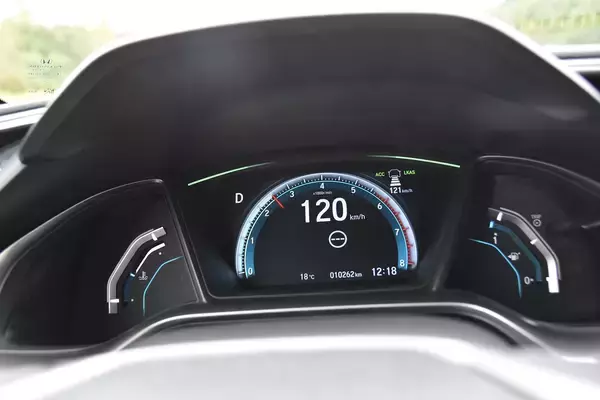 「最高速度120km/h導入で速度差は最大70km/hって危険じゃない!?　高速道路の最低速度50km/hを引き上げなくてもいいのか」の画像