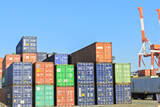 「トラックから船・電車へと荷物の積み降ろしなく運べる！　意外と知らない魔法の箱「コンテナ」とは」の画像1