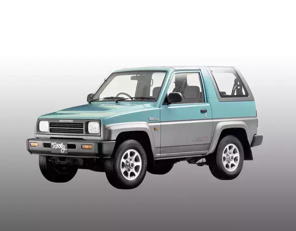 「こんなスゲーのが30年前にあったんだ！　第一次SUVブームで登場した「最新モデル」を蹴散らす存在感のクルマ６台」の画像