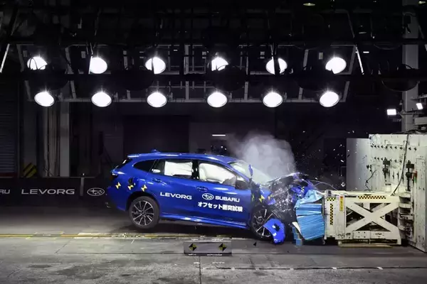 「クルマは軽ければ軽いほどいい……っていわれてなかった？　じつは重いことによるメリットも存在した！」の画像