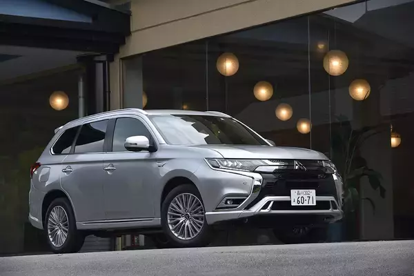 「新車じゃとても手がでなかった「お高いSUV」が100万円前後！　お得すぎる中古モデル５選」の画像