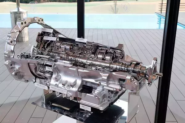 「情報収集なくしていまのクルマは走れない！　じっくり見るとセンサーだらけだった」の画像