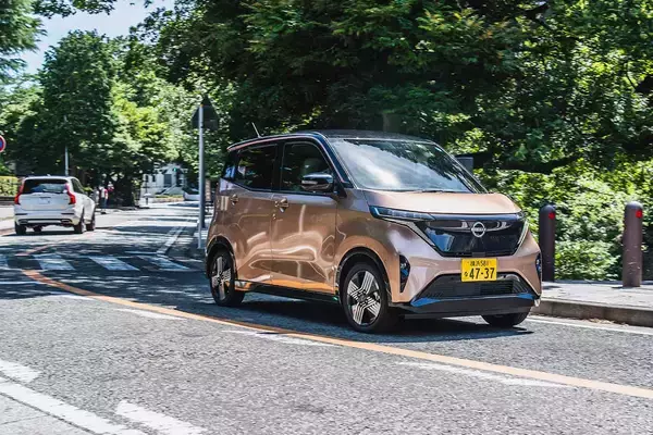 「情報収集なくしていまのクルマは走れない！　じっくり見るとセンサーだらけだった」の画像