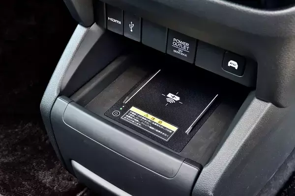 「中国製とか色メガネで見てると損するぞ！　復活したホンダ・オデッセイは２列目席と装備の進化がスゴイ」の画像