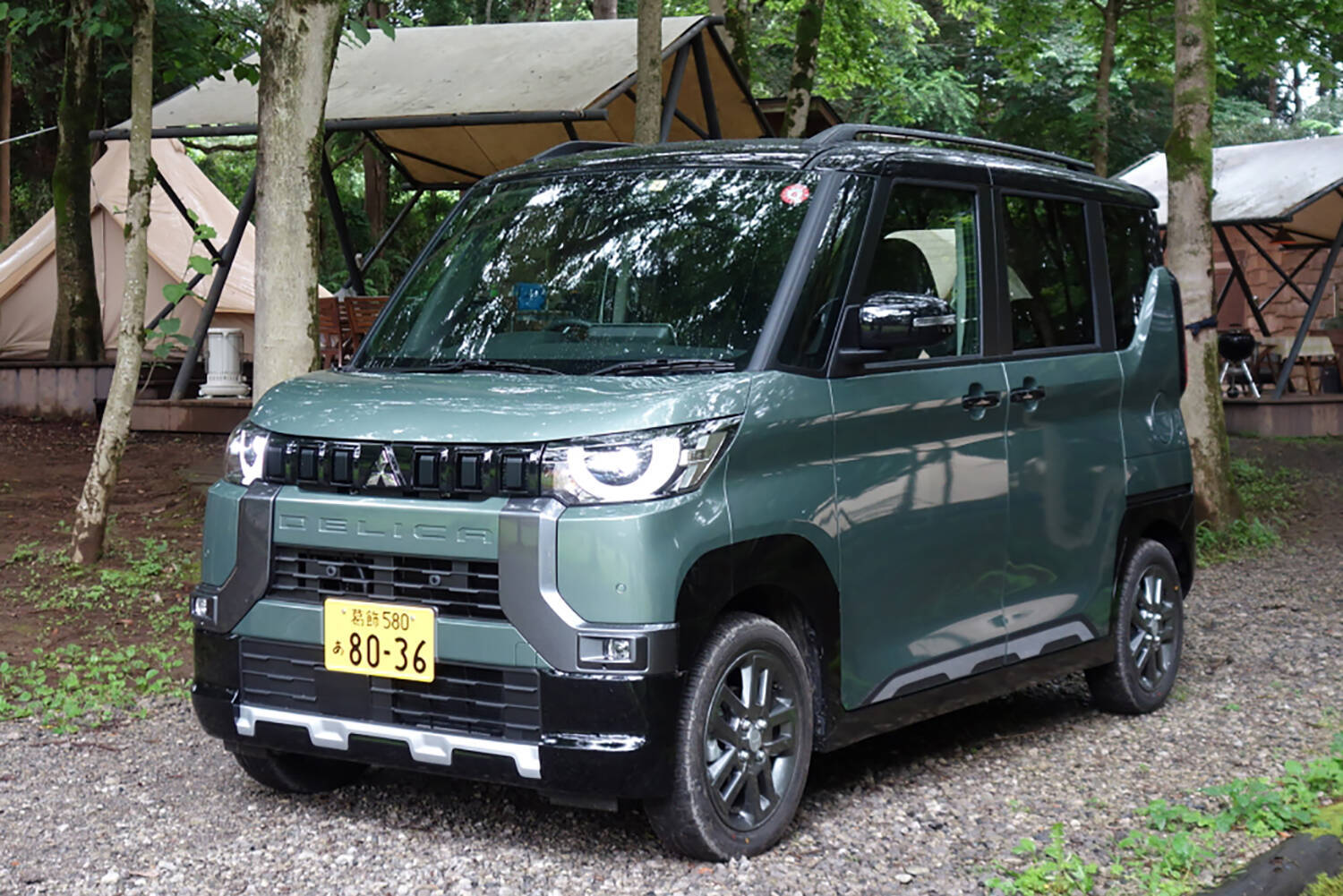 話題の「デリカミニ」の使える度がヤバイ！　大人２人＋愛犬の泊まり旅の荷物が余裕で積める衝撃