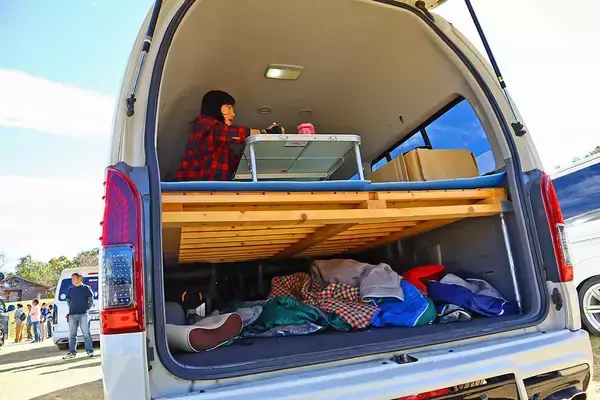 「走り命の昭和のエンスーには衝撃！　「カラオケ」「仕事場」「コンシェルジュ」などイマドキのクルマの使い方５つ」の画像