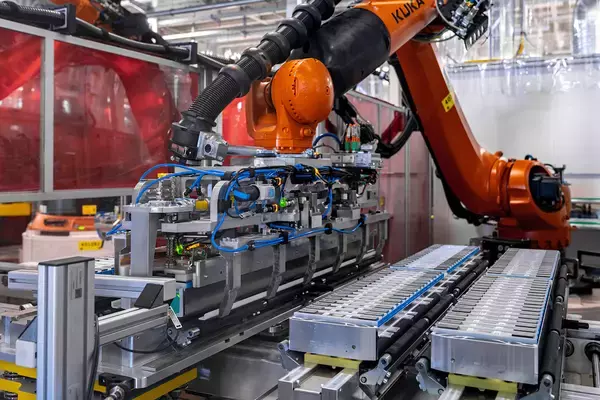 「トヨタのFCV継続は素晴らしい！　それでも「水素燃料電池」の世界が訪れる気配が見えない理由」の画像