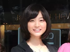 フリーアナ 今年の年収女王 熾烈な争い 田中みな実か新井恵理那か 19年12月18日 エキサイトニュース