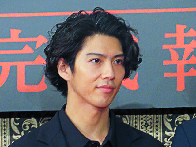 賀来賢人ブチ切れ 子どもを盗撮 で怒りも 叔母の七光り の特大ブーメラン 21年5月7日 エキサイトニュース