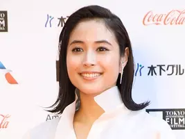 水野美紀 渾身の 謎の美女 ショットにネットざわつく また凄い役やるんですね 年10月7日 エキサイトニュース