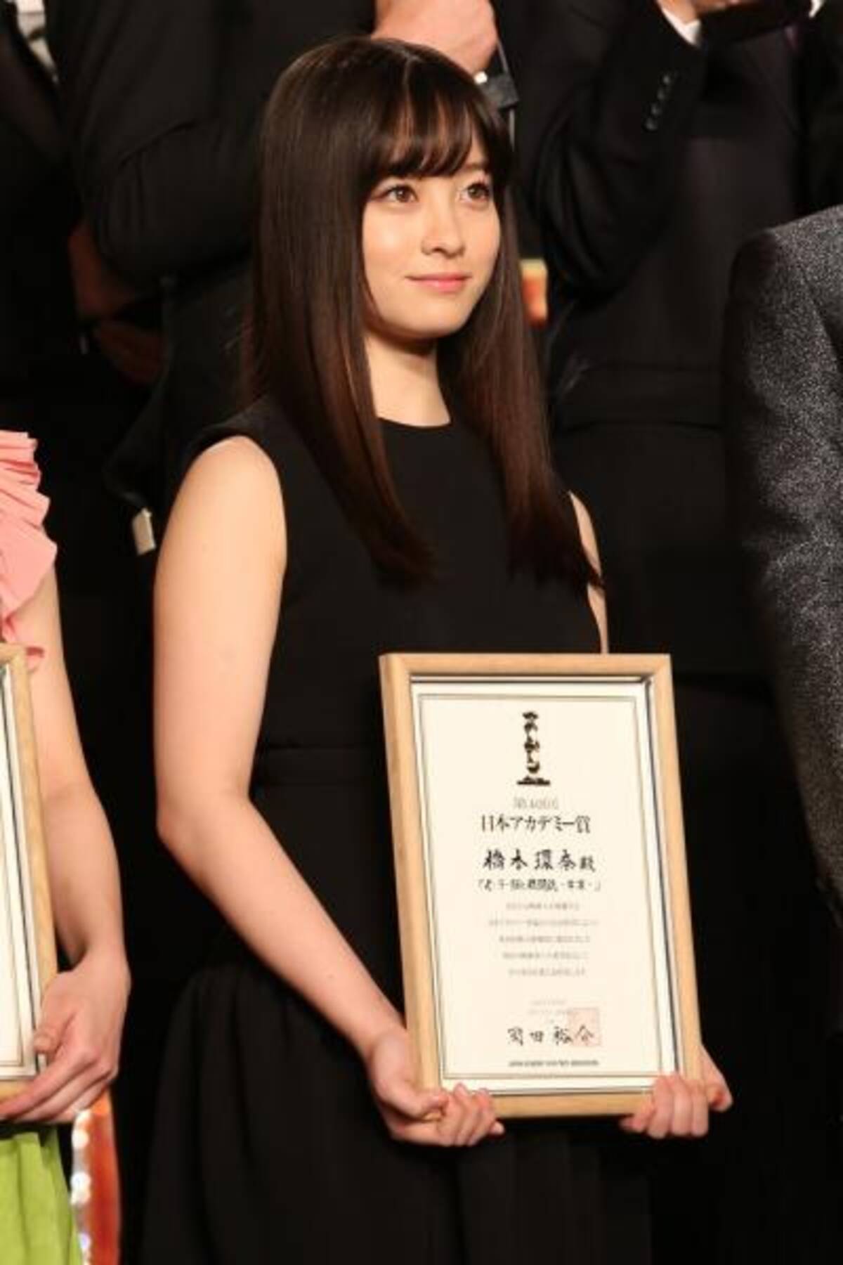 橋本環奈はダイエットする気ゼロ 止まらない 巨乳 関取腹 の秘密 19年12月23日 エキサイトニュース