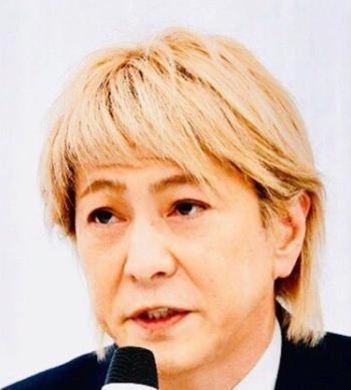 小室哲哉の妻 Keikoが顔面崩壊 A Nation 復帰ステージで鼻に大きな違和感 09年8月26日 エキサイトニュース