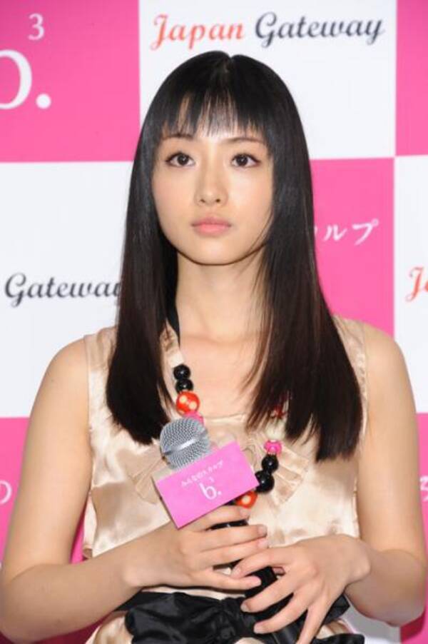 地獄耳レポート 人気no 1 石原さとみ 裏の顔 と 表の顔 ドラマ収録現場 2 15年11月13日 エキサイトニュース