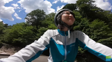 絶景ロードで「最高～！」 新井愛瞳、石鎚山系の魅力をサイクリングしながらレポート