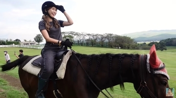 紗栄子、自身が運営する栃木県の牧場『NASU FARM VILLAGE』で乗馬を楽しむ「何回乗っても感動」