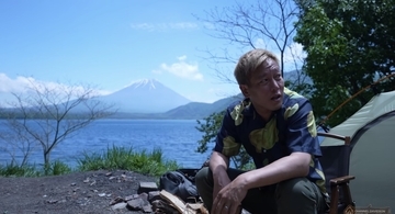 じゅんいちダビッドソン、山梨県の洪庵キャンプ場へ 富士山の麓でのSUP体験に感動