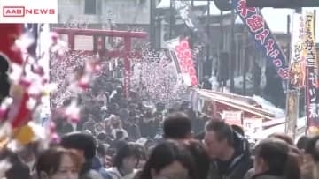 冬の風物詩「大館アメッコ市」始まる　秋田・大館市